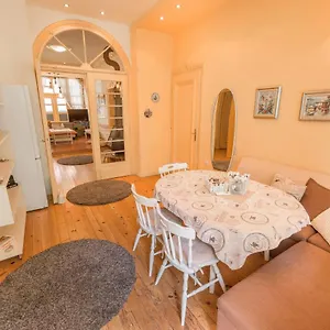 Tomovi - Three Bedrooms Center Filibe