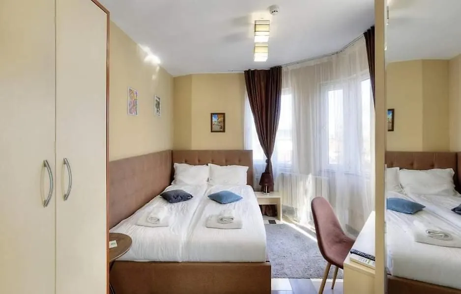 Hotel The White House 플로브디프